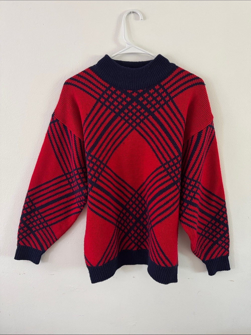 Newcomer Navy and Red Knit Sweater Sz S